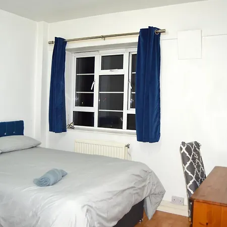 Edgware Road Apartment